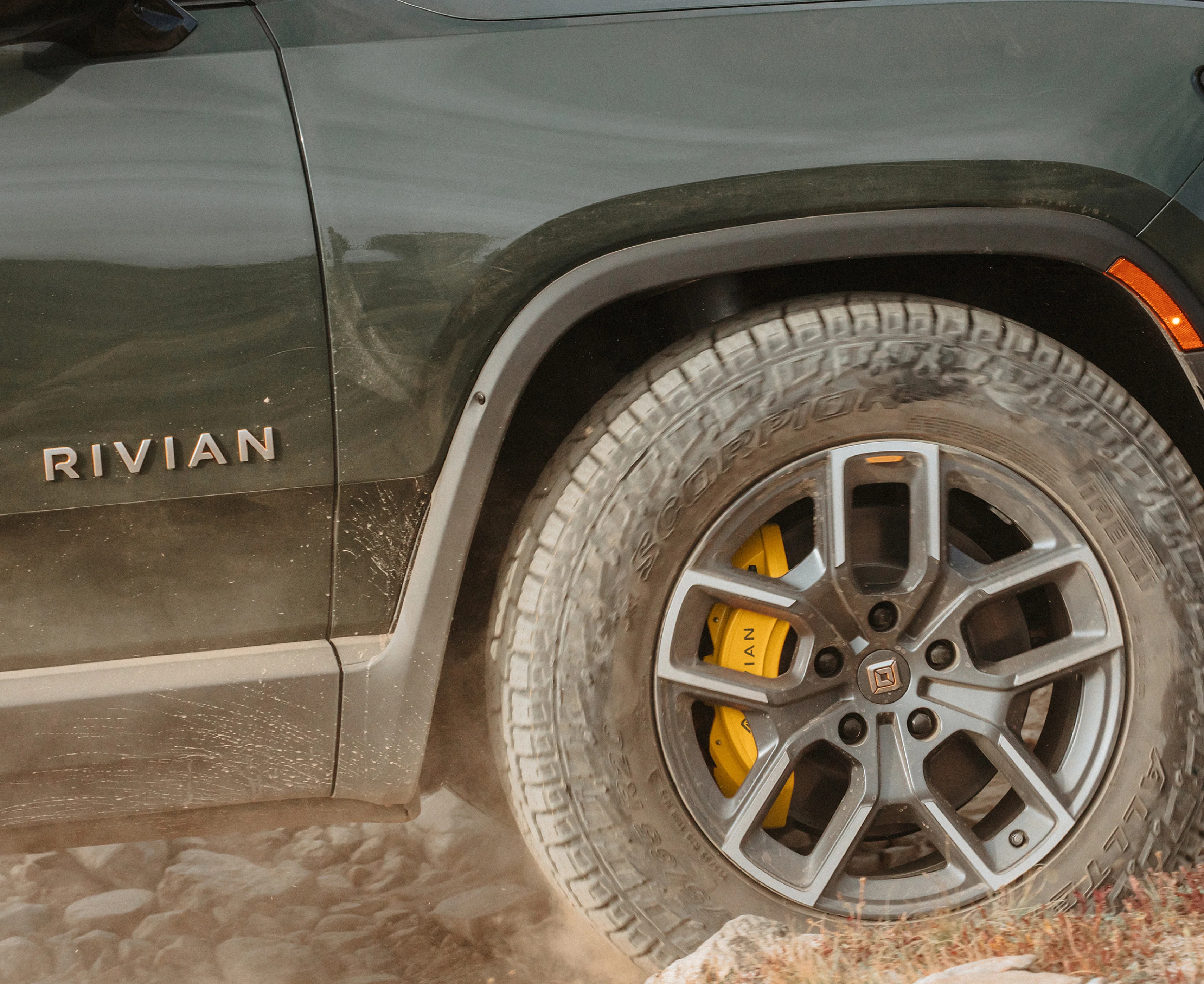 R1 20" All-Terrain Bright Wheel and Tire Set - Image 3