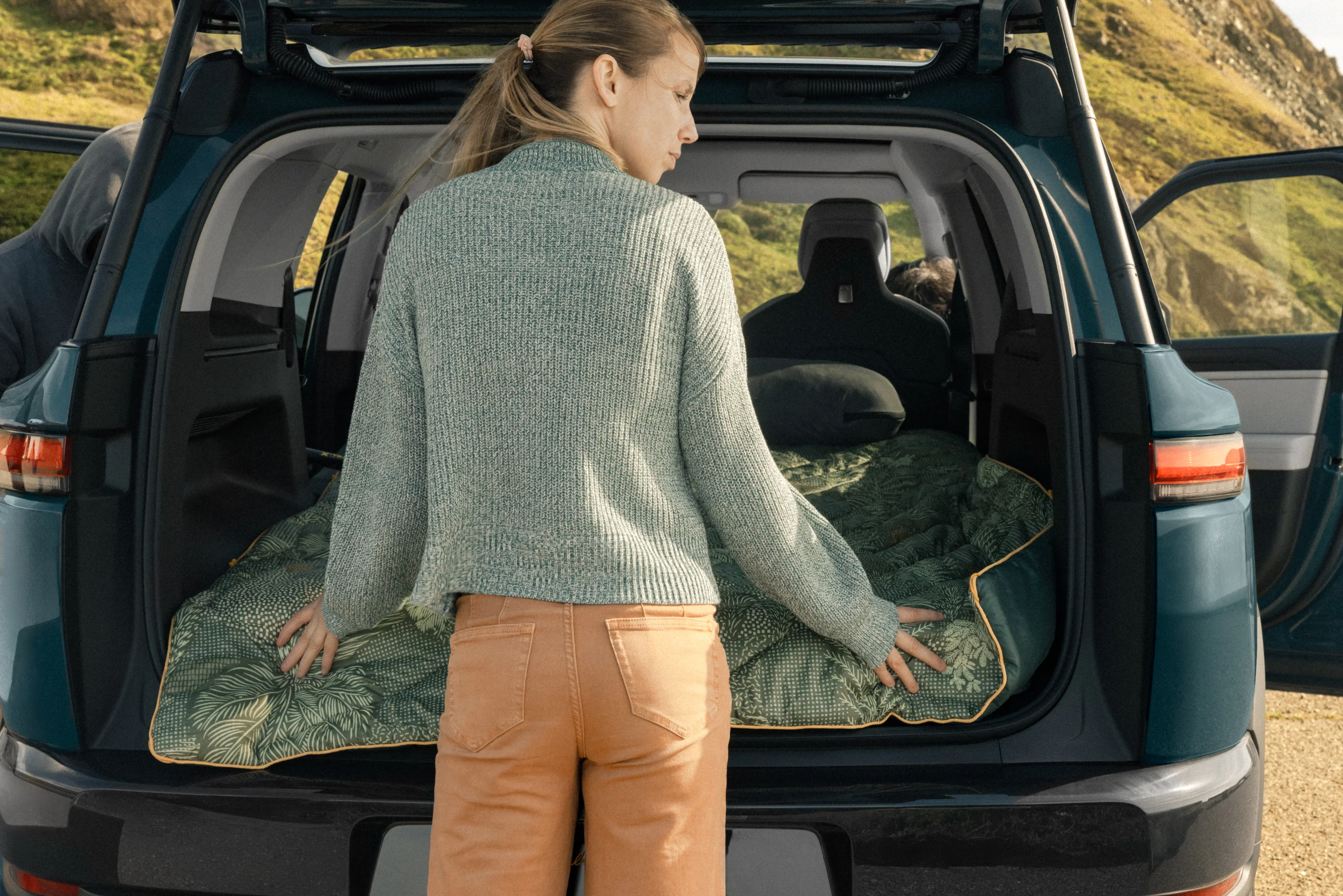 Camo Puffy Blanket - Image 6