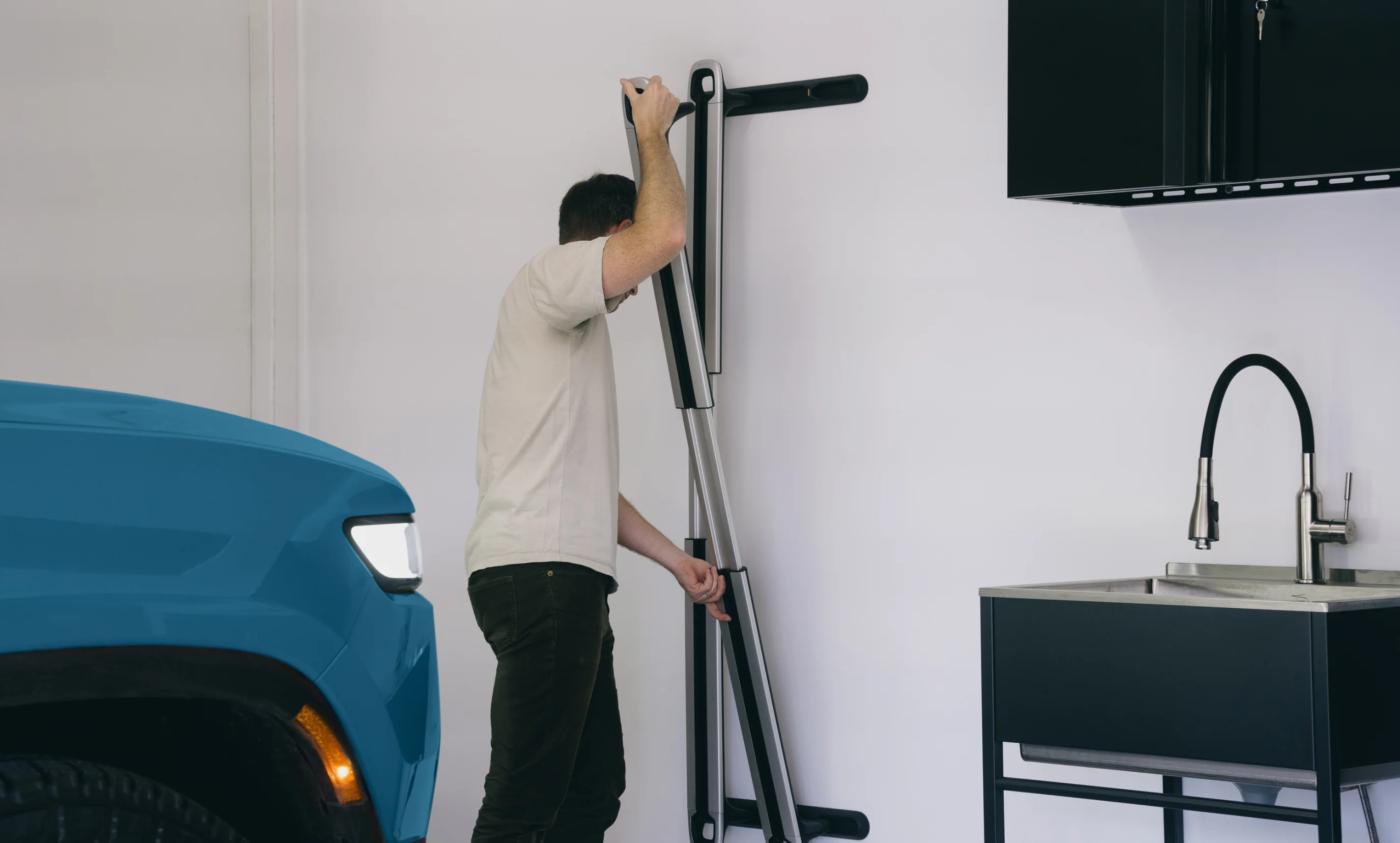 R1 Crossbar Wall Mount - Image 3