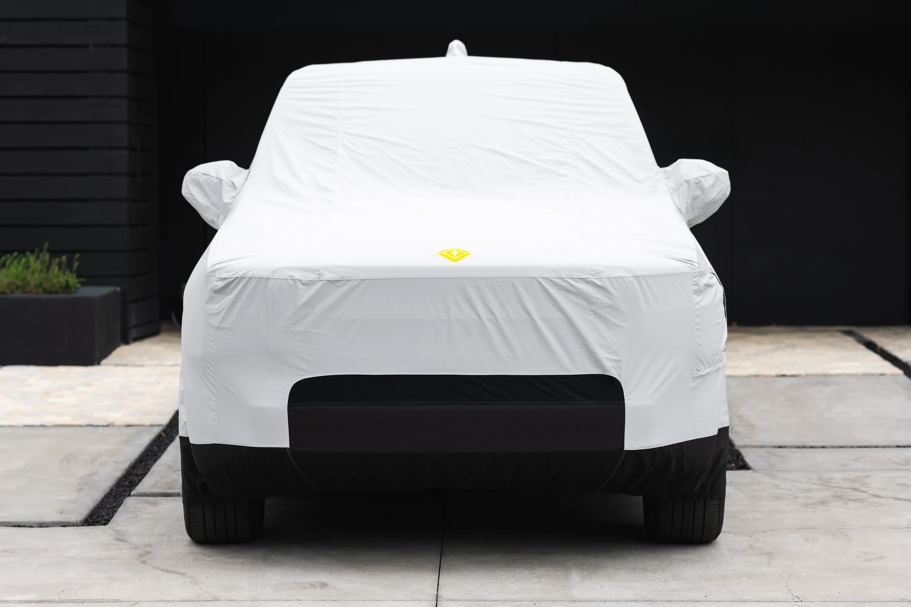 R1T Outdoor Car Cover - Image 3